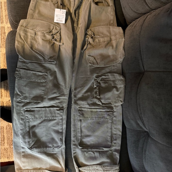 Zara Cargo Pants - Picture 2 of 3